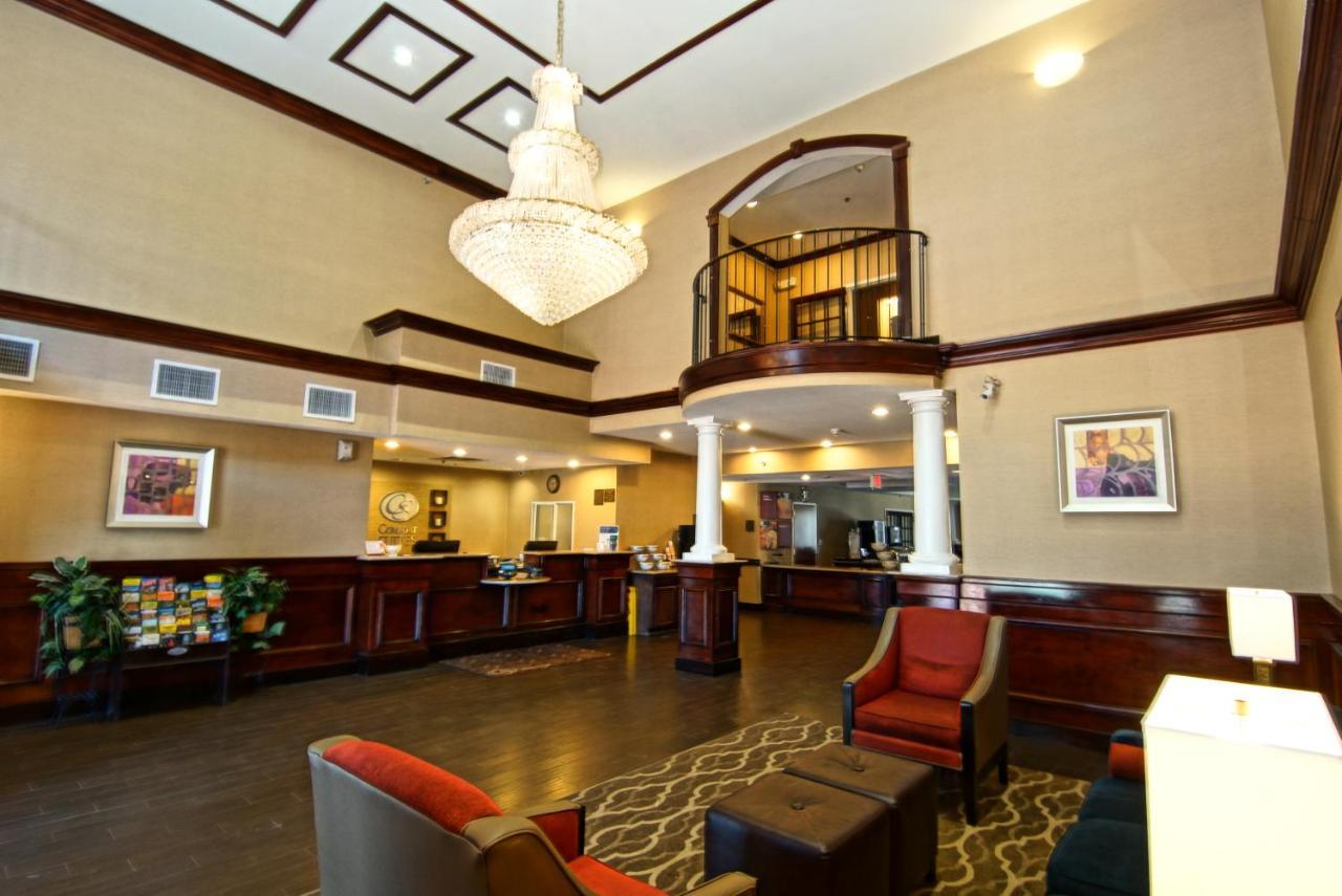 Comfort Suites North Brunswick Township Exterior foto